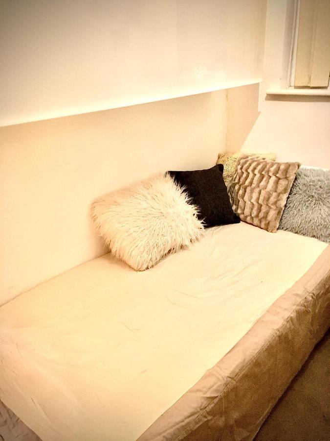 Hendon Homestay Екстер'єр фото